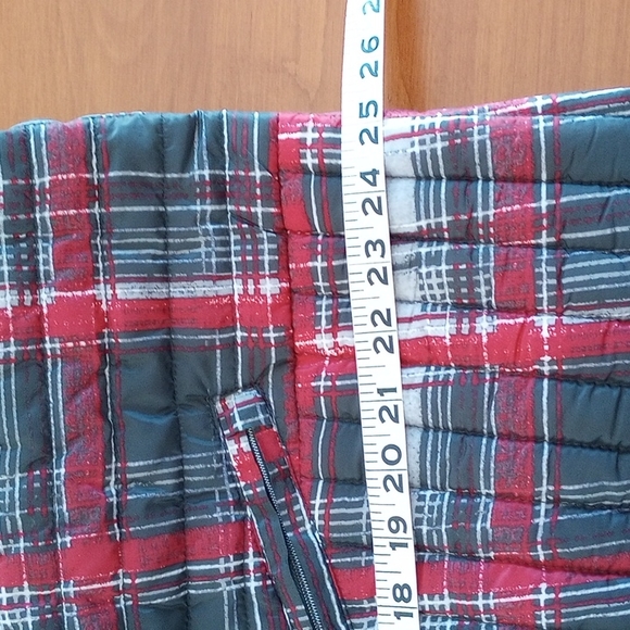 COPY - Tribal Ladies Plaid Nylon Vest Size:XLarge Color:Gray and Red - Picture 9 of 10